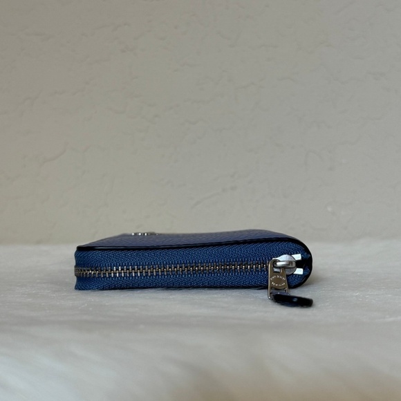 Disney X Coach Medium Id Zip Wallet With Cinderella - Picture 6 of 11